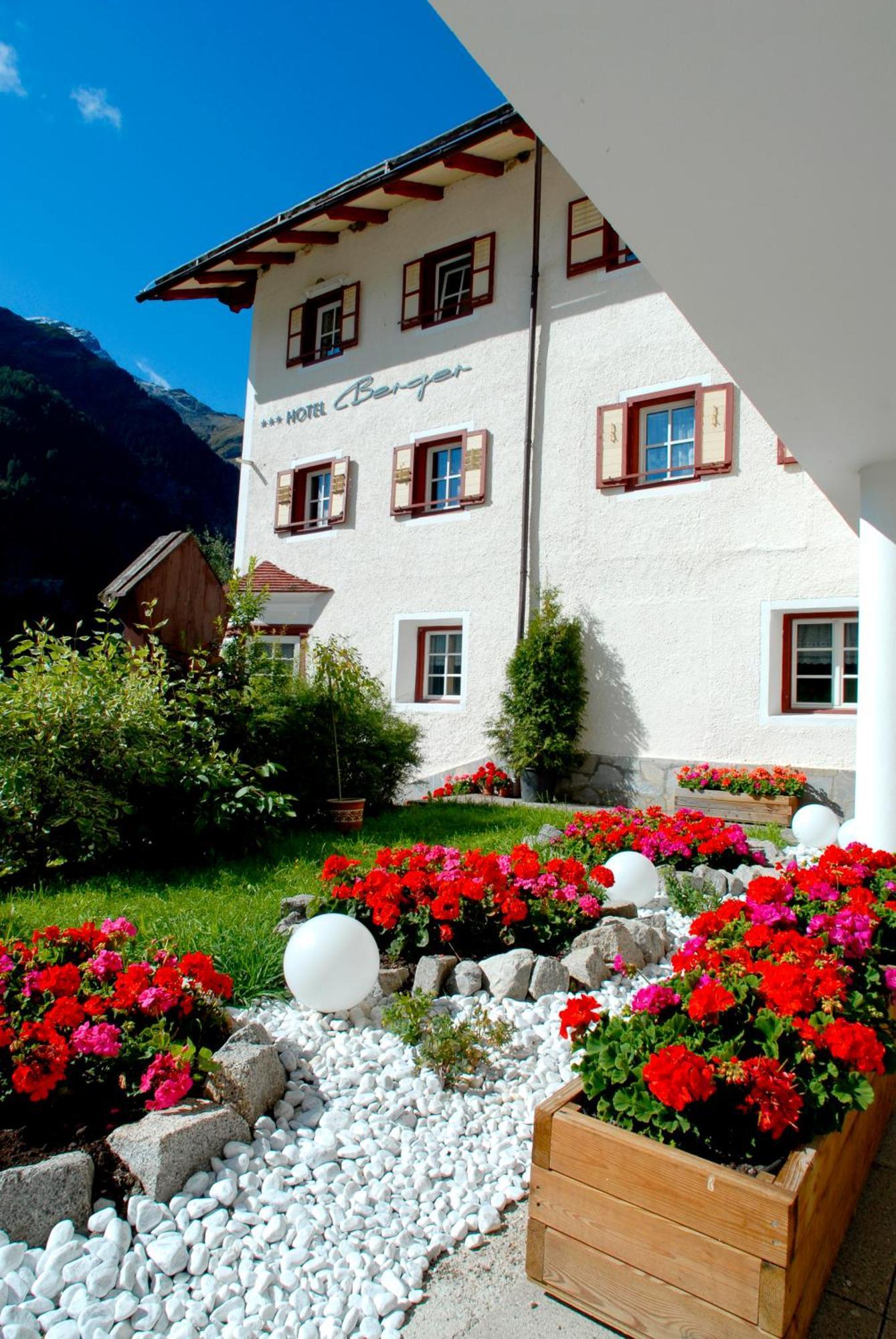 Hotel Berger Superior Riva di Tures Exterior photo